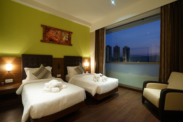 Super Deluxe Twin Bed